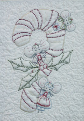 Christmas Mice Stitchery - 9 preprinted panels plus quilt pattern