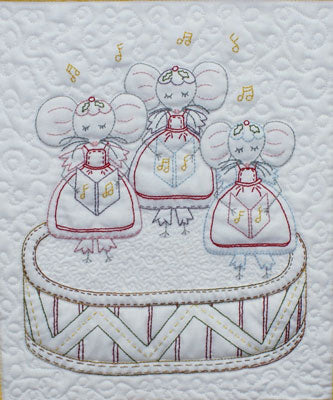 Christmas Mice Stitchery - 9 preprinted panels plus quilt pattern